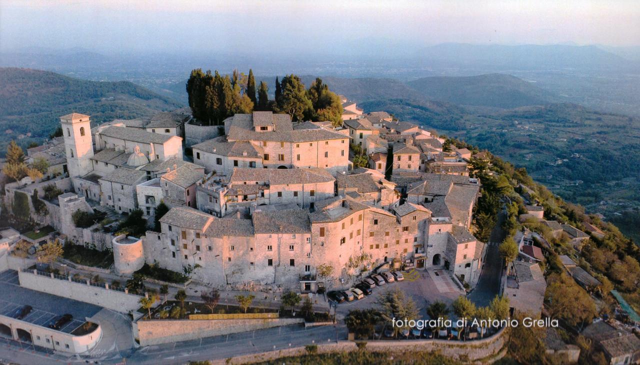 Locanda Il Falco Nero Fumone Exterior foto