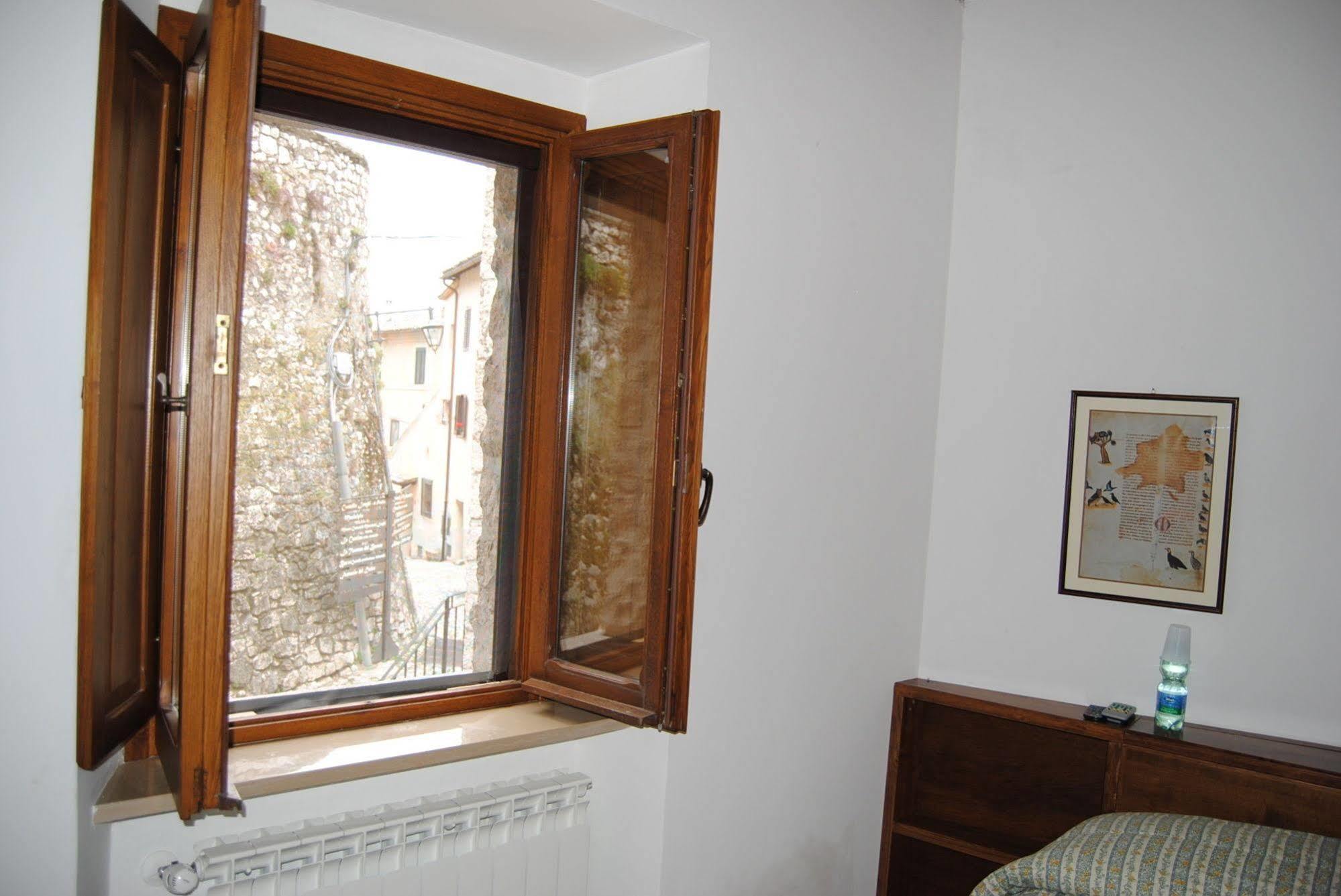 Locanda Il Falco Nero Fumone Exterior foto
